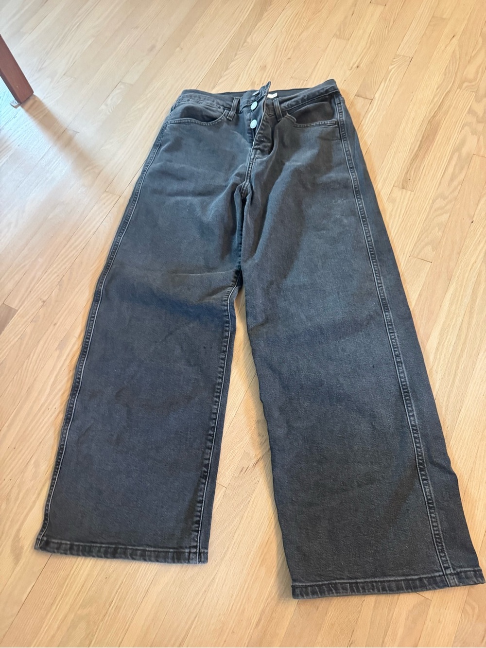 Levi's High-Rise Wide Leg Jeans in Charcoal Black